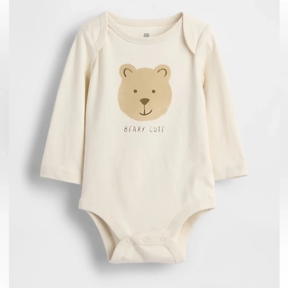 BUNDLE 5 bodysuit NWOT Cream Baby Bodysuit with Bear Graphic. 3-6m